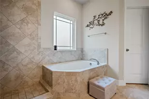 9823 Oaklawn Dr, Mont Belvieu, TX 77523 - Photo 25