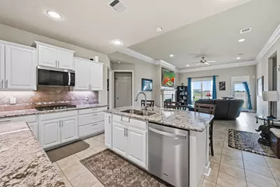 9823 Oaklawn Drive, Mont Belvieu, TX 77523 - Photo 15