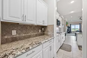 9823 Oaklawn Dr, Mont Belvieu, TX 77523 - Photo 13