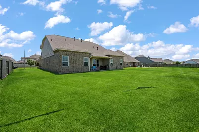 9823 Oaklawn Drive, Mont Belvieu, TX 77523 - Photo 33