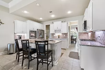 9823 Oaklawn Drive, Mont Belvieu, TX 77523 - Photo 11