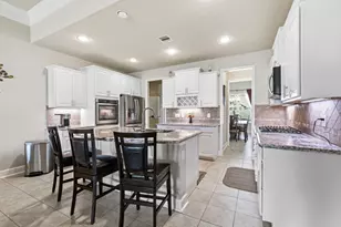 9823 Oaklawn Dr, Mont Belvieu, TX 77523 - Photo 11