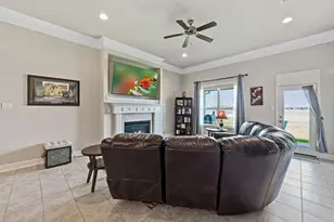9823 Oaklawn Dr, Mont Belvieu, TX 77523 - Photo 17