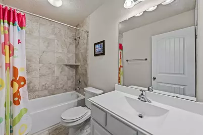9823 Oaklawn Drive, Mont Belvieu, TX 77523 - Photo 31