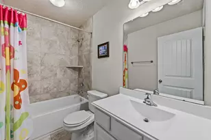 9823 Oaklawn Dr, Mont Belvieu, TX 77523 - Photo 31