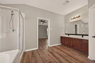 5817 Village Grove Dr, Pearland, TX 77581 - Photo 33