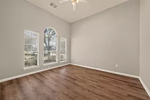 5817 Village Grove Dr, Pearland, TX 77581 - Photo 11
