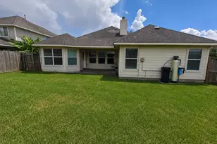 5817 Village Grove Dr, Pearland, TX 77581 - Photo 3