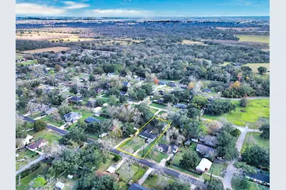 906 Avenue A, Sweeny, TX 77480 - Photo 17