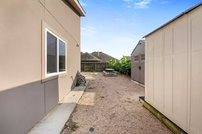 2526 Perez Road, Pasadena, TX 77502 - Photo 11