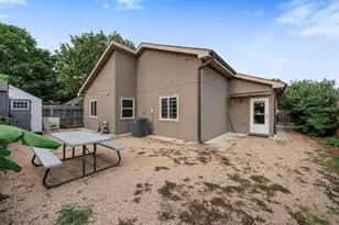 2526 Perez Rd, Pasadena, TX 77502 - Photo 13