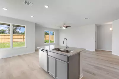 611 Rockbridge Drive, Huntsville, TX 77340 - Photo 19