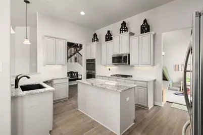 13126 Chateau Landing Drive, Texas City, TX 77568 - Photo 9