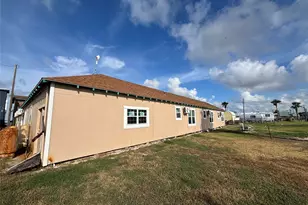 1301 N Ocean Dr, Port Lavaca, TX 77979 - Photo 27