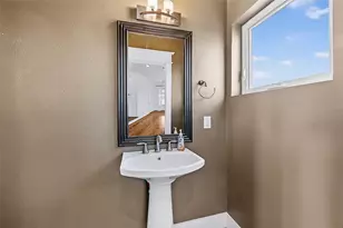 205 Riley Ln, Houston, TX 77003 - Photo 13