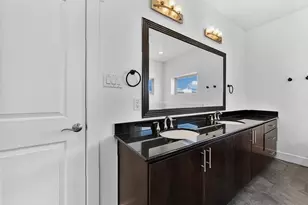 205 Riley Ln, Houston, TX 77003 - Photo 23