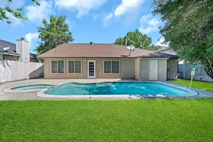 2910 Norwich St, Pearland, TX 77584 - Photo 25