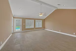 2910 Norwich St, Pearland, TX 77584 - Photo 11