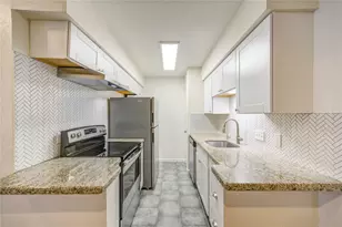 2120 Wilcrest Dr, Houston, TX 77042 - Photo 9