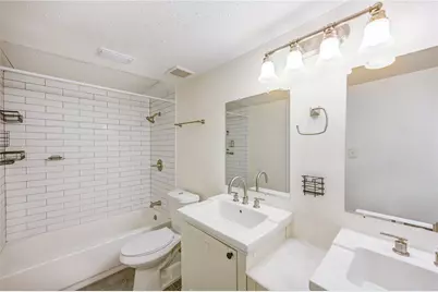 2120 Wilcrest Drive #226, Houston, TX 77042 - Photo 21