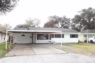 2227 10th St, Port Neches, TX 77651 - Photo 1