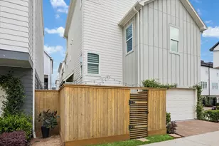 8741 Park Kolbe Ln, Houston, TX 77080 - Photo 31