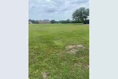 3801 Heatherglen Street, Bay City, TX 77414 - Photo 3