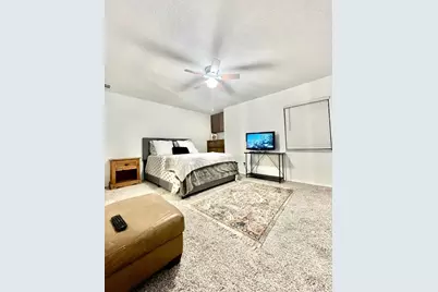 18 Townhouse Court, Bellaire, TX 77401 - Photo 3