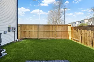 5315 Lambeth Riverside Dr, Houston, TX 77091 - Photo 13