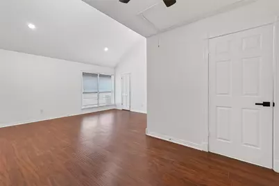 724 Country Place Drive #E, Houston, TX 77079 - Photo 29