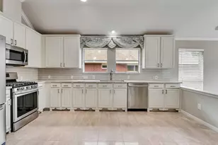 171 Merryweather Pl, Conroe, TX 77384 - Photo 7
