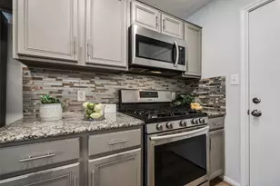 1304 Robin St, Houston, TX 77019 - Photo 11