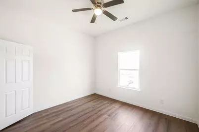 6413 N Ridgecrest Drive, Hitchcock, TX 77563 - Photo 25