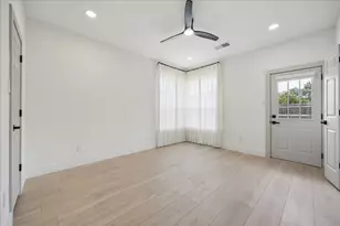 4823 Jaymar Dr, Sugar Land, TX 77479 - Photo 9