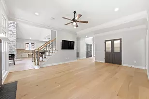 7 Deer Lake Ct, The Woodlands, TX 77381 - Photo 3