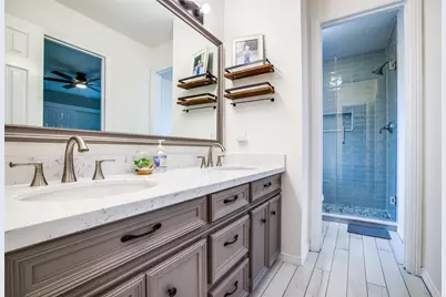 7 Deer Lake Court, The Woodlands, TX 77381 - Photo 11