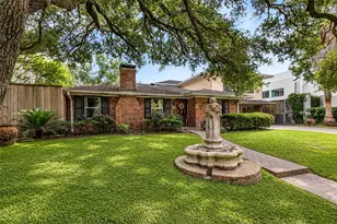 1503 Banks St, Houston, TX 77006 - Photo 1