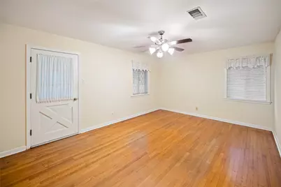 613 Grantham Road, Baytown, TX 77521 - Photo 5
