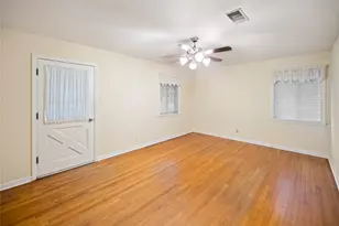 613 Grantham Rd, Baytown, TX 77521 - Photo 5