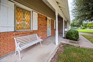613 Grantham Rd, Baytown, TX 77521 - Photo 3