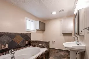 412 Kentucky St, Liberty, TX 77575 - Photo 15