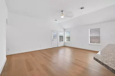 1834 Kessler Park Court, Houston, TX 77047 - Photo 7
