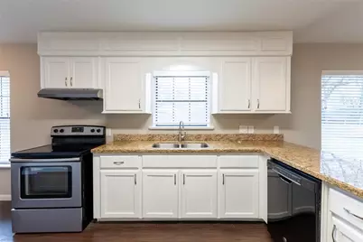 328 Lake View Drive, Montgomery, TX 77356 - Photo 9