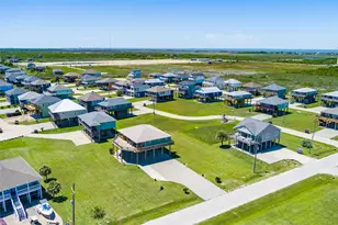 817 Boyt Rd, Crystal Beach, TX 77650 - Photo 3