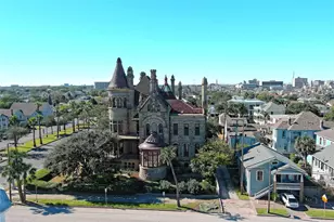 7000 Seawall Blvd, Galveston, TX 77551 - Photo 37