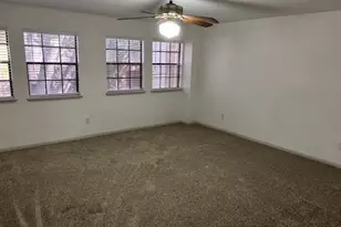 1323 Reddleshire Ln, Houston, TX 77043 - Photo 17