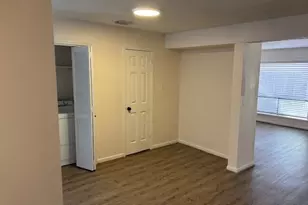 1323 Reddleshire Ln, Houston, TX 77043 - Photo 3