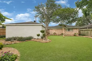 11826 Oceanview St, Houston, TX 77071 - Photo 23