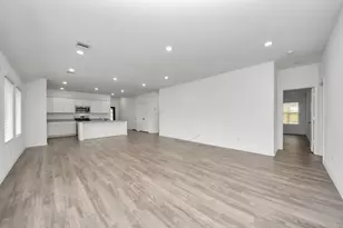 14235 Elrington Holw Trl, Rosharon, TX 77583 - Photo 11