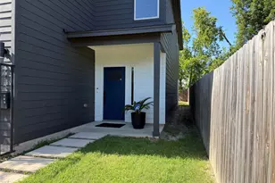 2417 Noble St, Houston, TX 77026 - Photo 3